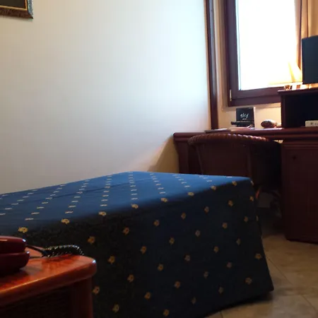 Apulia Taranto Ara Solis 4*