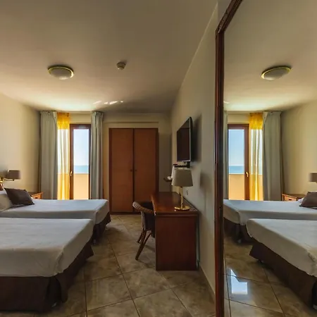 Apulia Taranto Ara Solis 4*