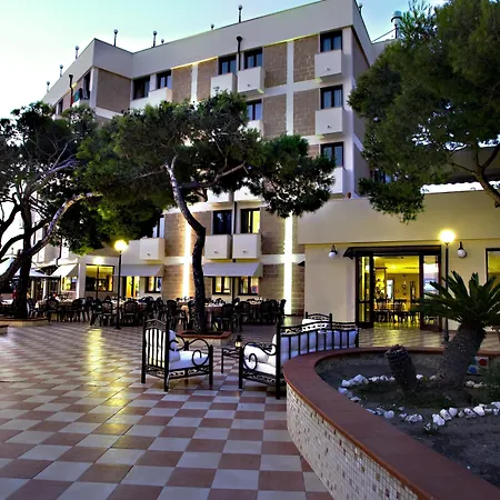 Apulia Taranto Ara Solis 4* 리도 아주로